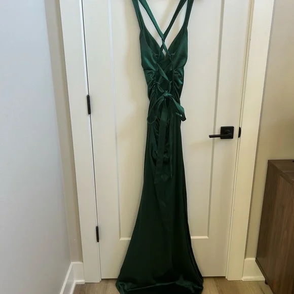 Beautiful Emerald green Prom dress. Worn one time. For reference model is 6 ft. - Picture 3 of 8